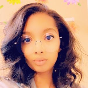 Meet your Posher, Symone